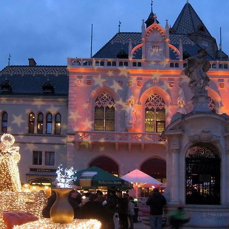Hotel Zur Sonne คอร์นอยบวร์ก ภายนอก รูปภาพ