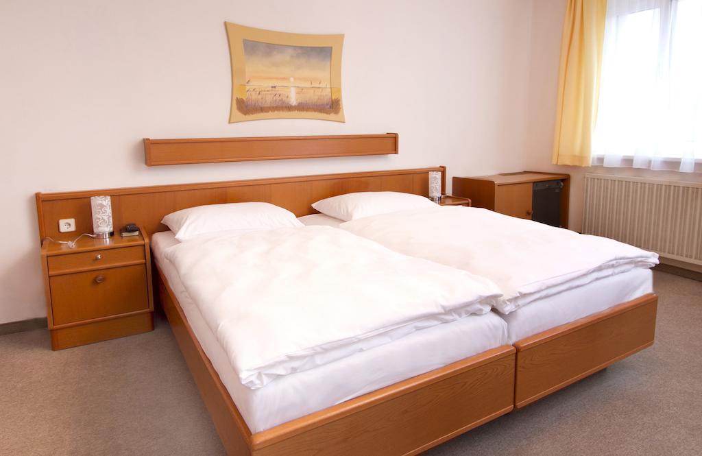 Hotel Zur Sonne คอร์นอยบวร์ก ห้อง รูปภาพ